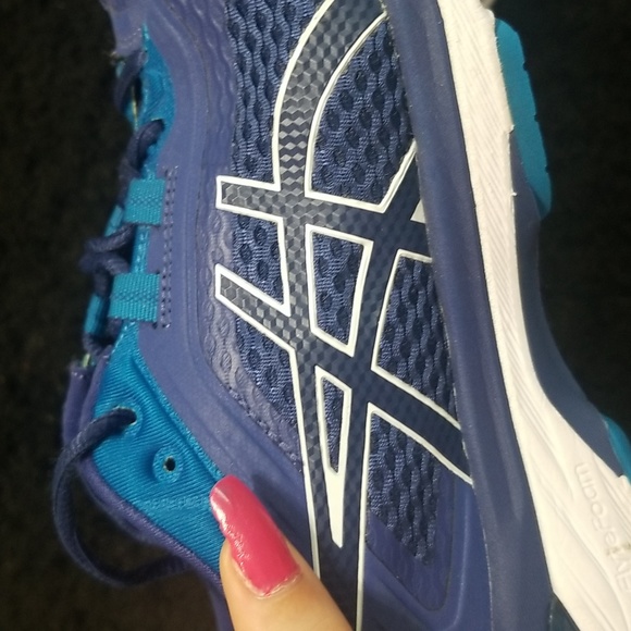 Authentic mens ASICS sneakers - Picture 3 of 3